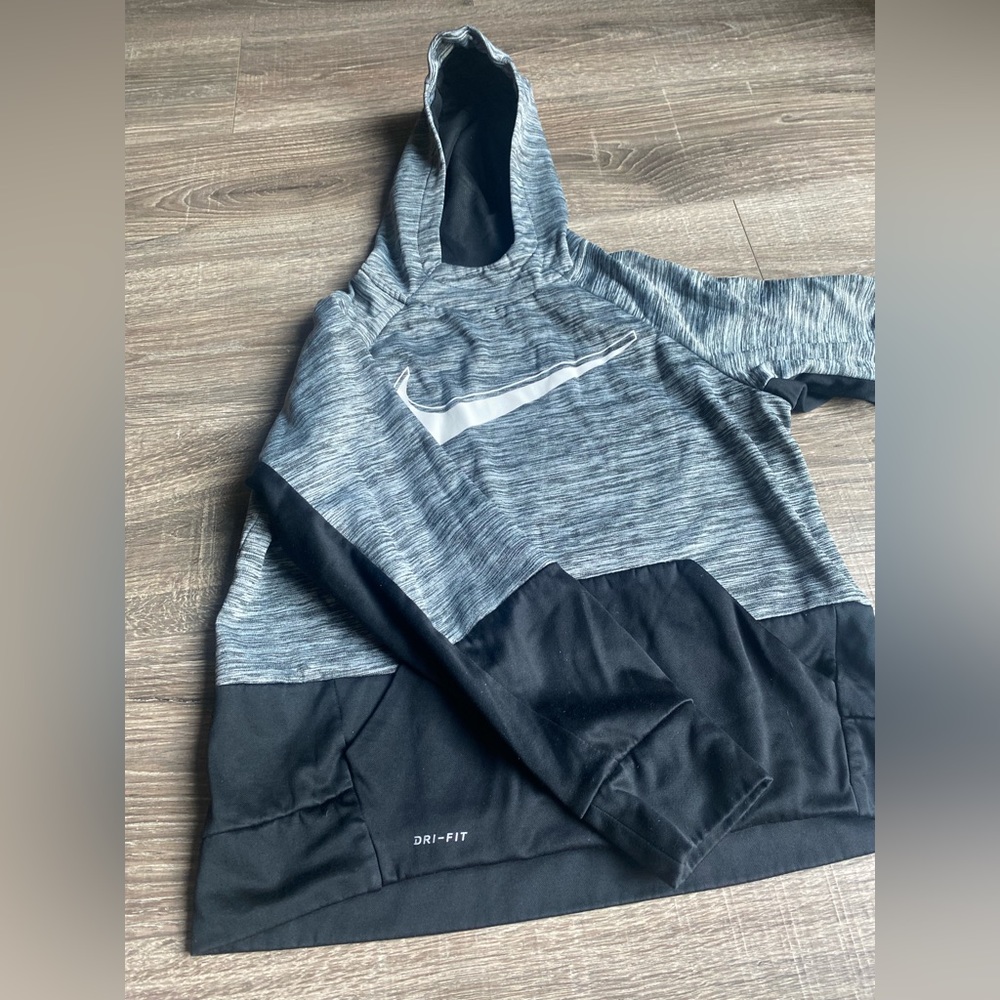 Nike Dri-Fit youth hoodie in gray and black, size large - Picture 4 of 9